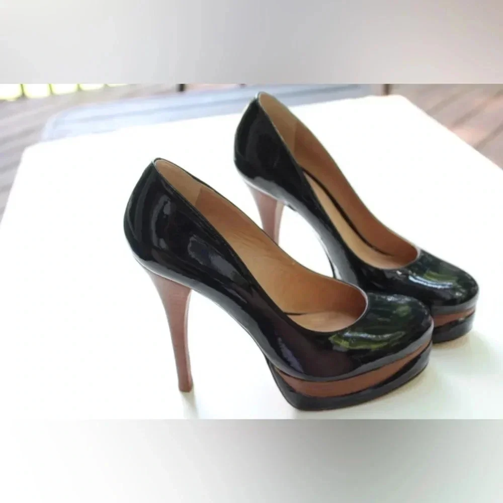 Pour La Victoire platforms